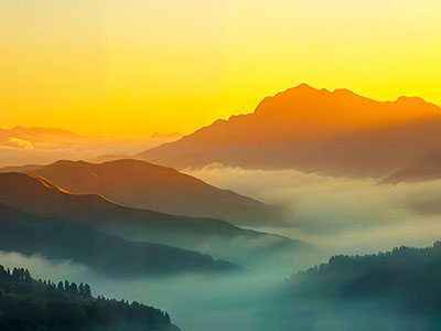 Golden Hour Colors, Fog and Mountains